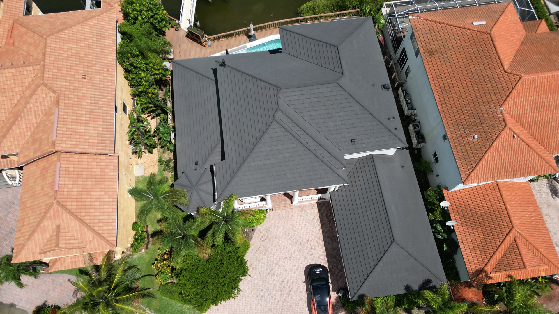 Shingle roof in Florida — photograph 1